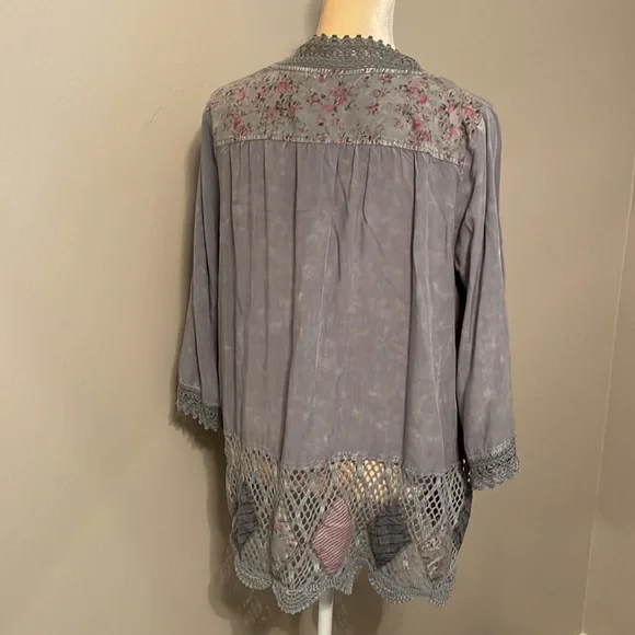 Gimmicks by BKE/ Boho Kimono/Crochet/Size Small - Picture 2 of 6